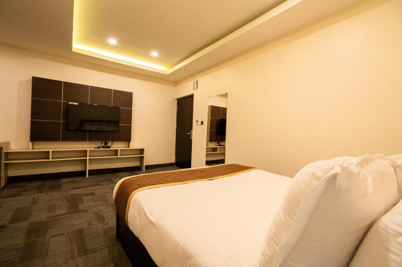 Royale Lalawi Hotel Āīzawl Buitenkant foto