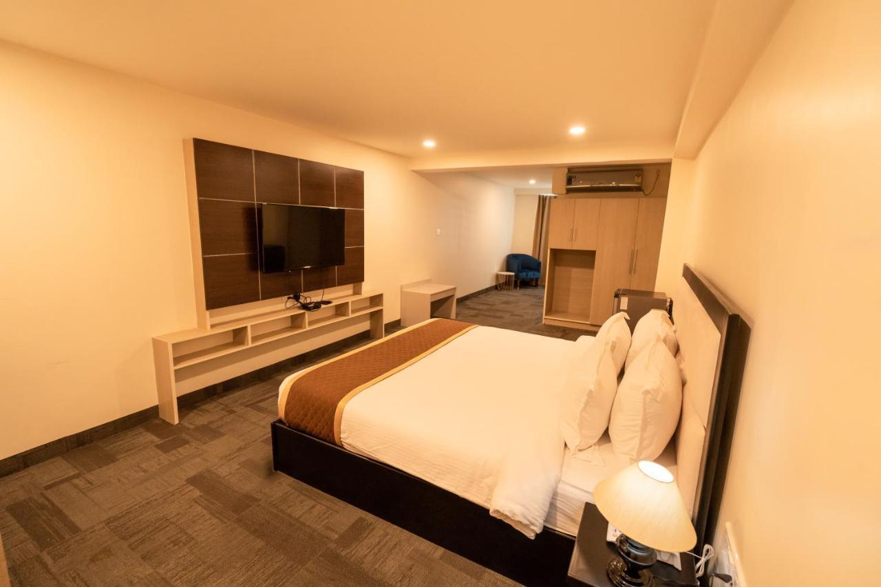 Royale Lalawi Hotel Āīzawl Buitenkant foto