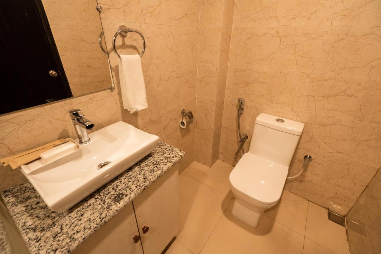Royale Lalawi Hotel Āīzawl Buitenkant foto