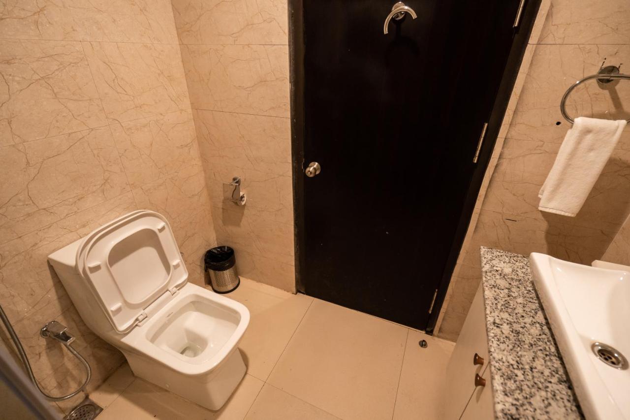 Royale Lalawi Hotel Āīzawl Buitenkant foto