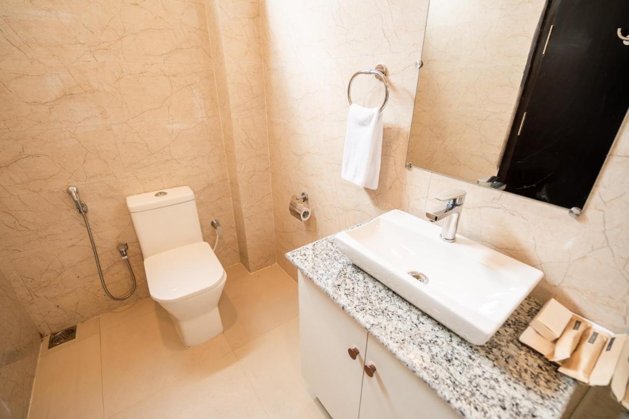 Royale Lalawi Hotel Āīzawl Buitenkant foto