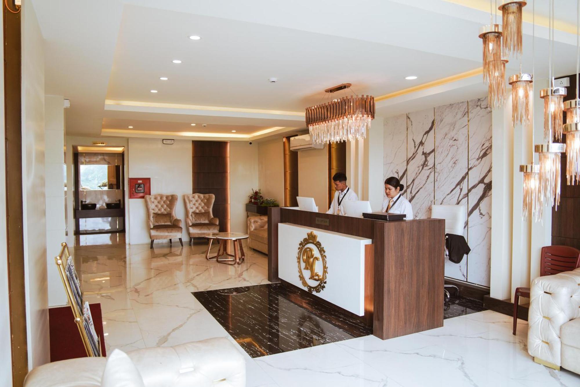 Royale Lalawi Hotel Āīzawl Buitenkant foto